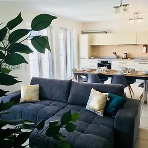  Appartement Art Deco 100m2 Flat 2 Min Walking From Train Station In Center, Free Parking And Terrace - 2b